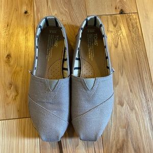 Toms canvas shoe